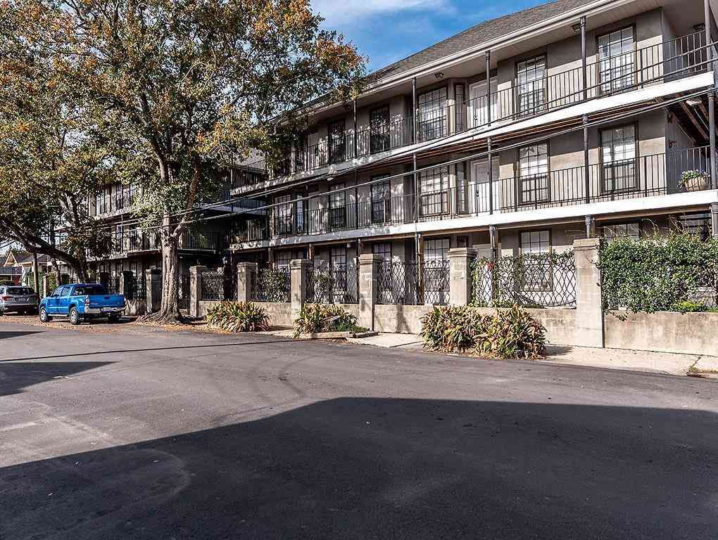 Condo For Sale - 248 Cherokee Street #25<br/> New Orleans, LA 70118