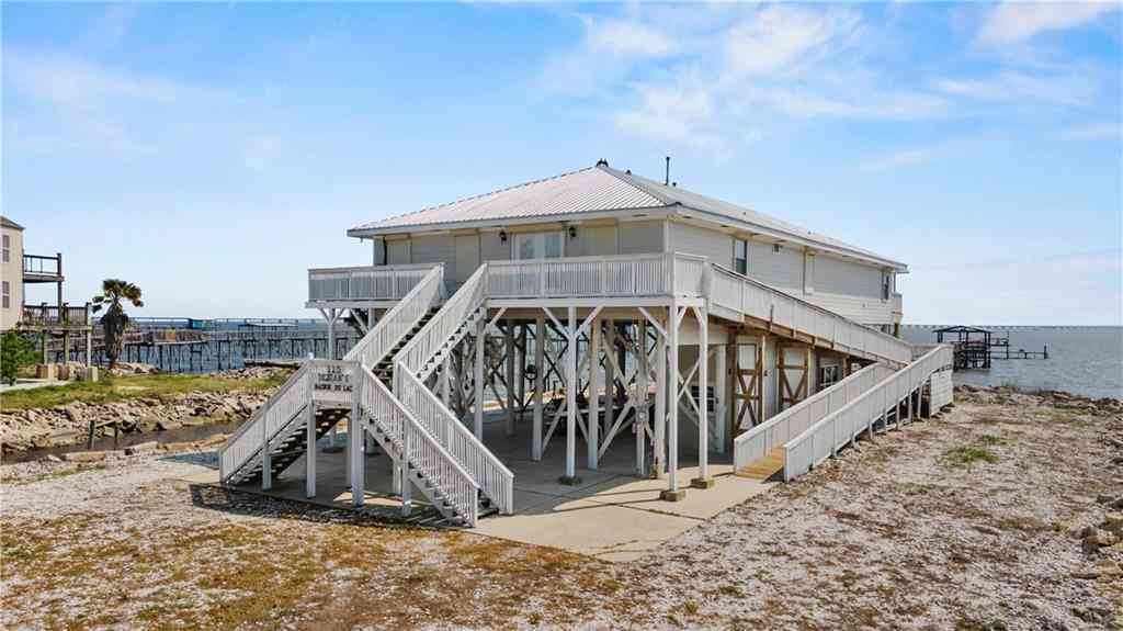 Homes For Sale - 125 Lakeview Drive<br/> Slidell, LA 70458