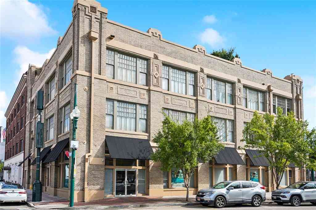 Condo For Sale - 1000 St Charles Avenue #D<br/> New Orleans, LA 70130