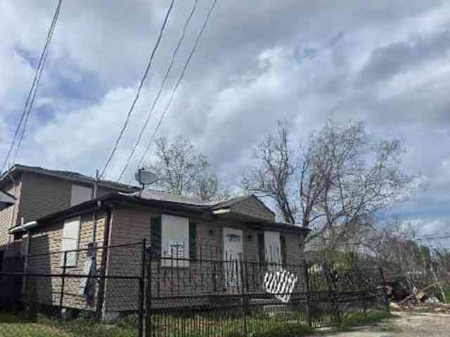 Homes For Sale - 1436 Strand Court<br/> New Orleans, LA 70117