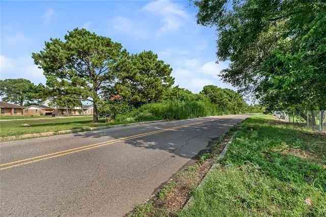 Vacant Land For Sale - 6698 I-10 Service Road<br/> New Orleans, LA 70126