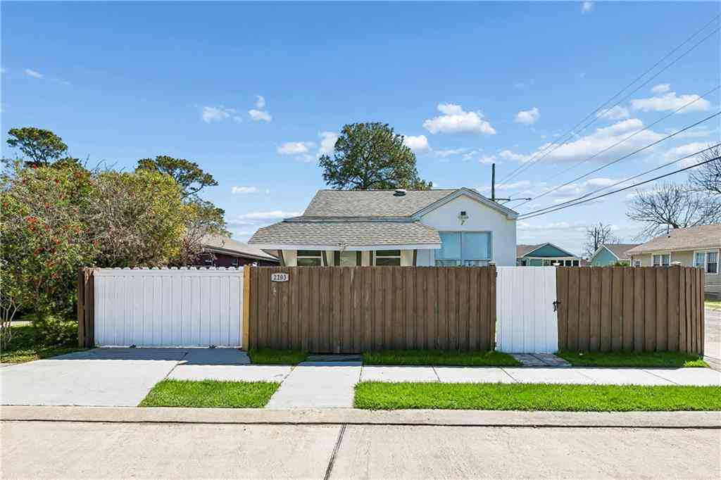Homes For Sale - 2203 Desire Street<br/> New Orleans, LA 70117