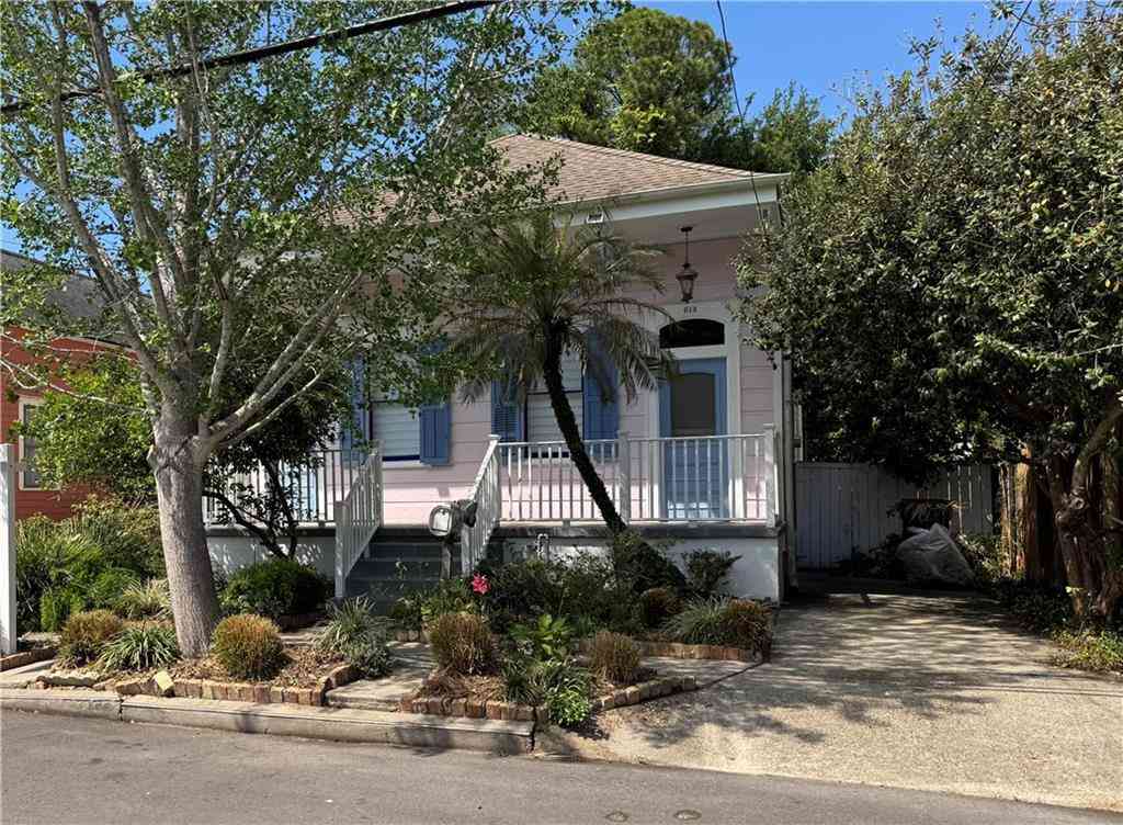 Homes For Sale - 616 Pelican Avenue<br/> New Orleans, LA 70114