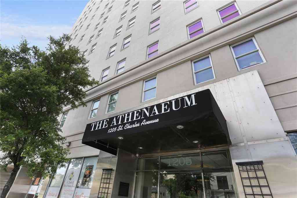 Condo For Sale - 1205 St Charles Avenue #1005<br/> New Orleans, LA 70130