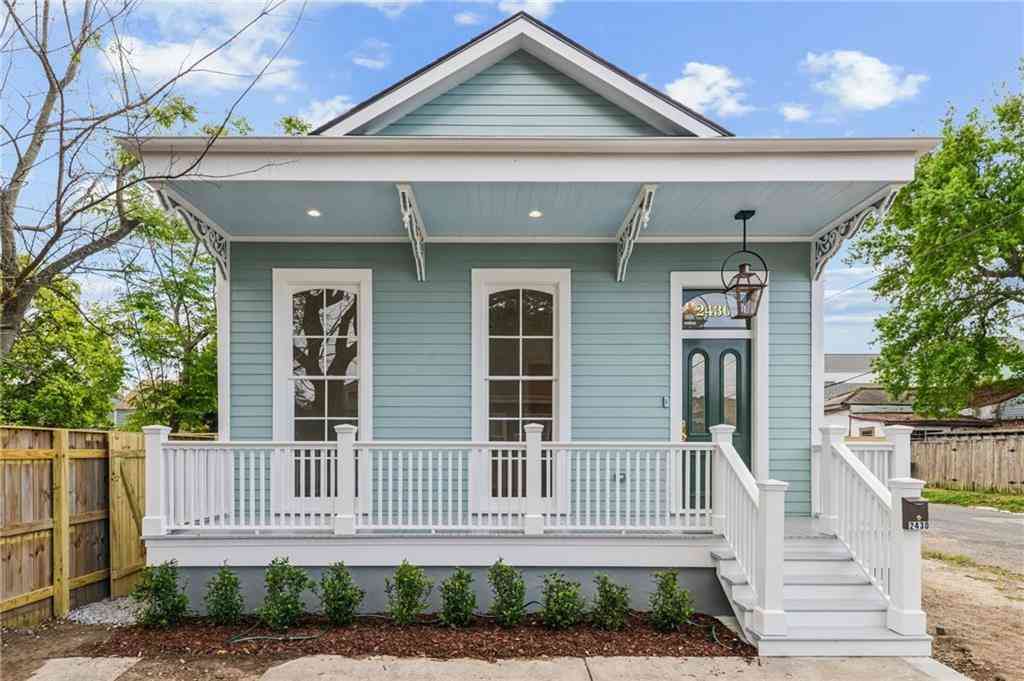 Homes For Sale - 2430 St Thomas Street<br/> New Orleans, LA 70130