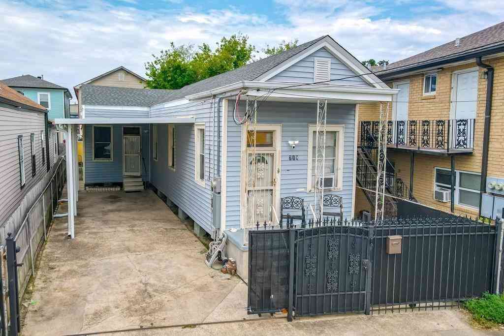 Homes For Sale - 719 S Salcedo Street<br/> New Orleans, LA 70119