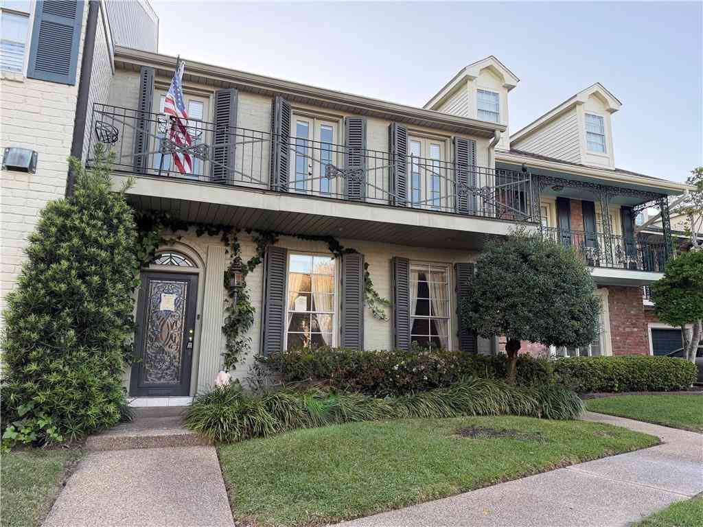 Homes For Sale - 219 Rue Saint Ann Street<br/> Metairie, LA 70005