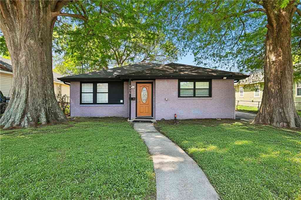 Homes For Rent - 4936 Baccich Street<br/> New Orleans, LA 70122