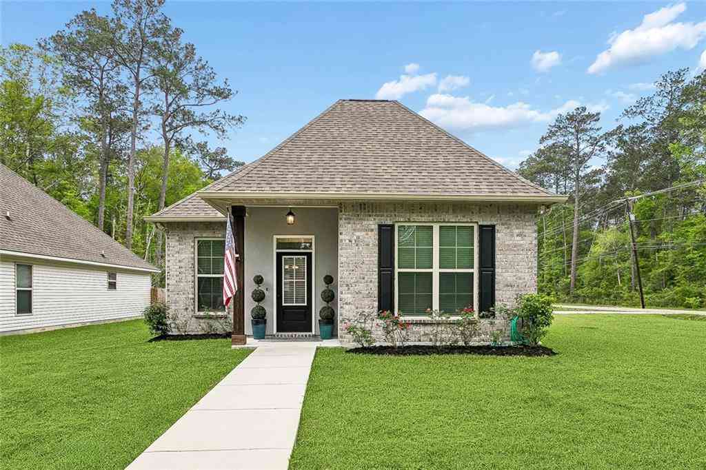 Homes For Sale - 948 Mcnamara Street<br/> Mandeville, LA 70448