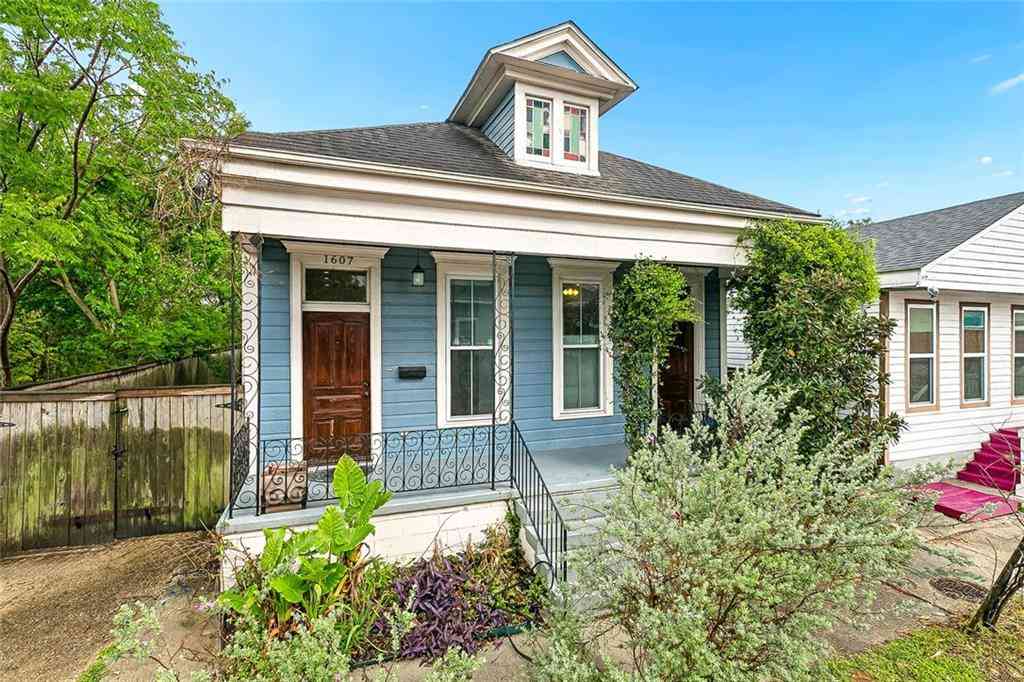 Homes For Sale - 1607 Louisa Street<br/> New Orleans, LA 70117