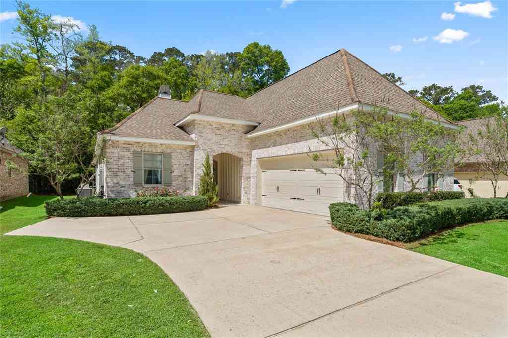 Homes For Sale - 405 Gray Eagle Court<br/> Covington, LA 70433