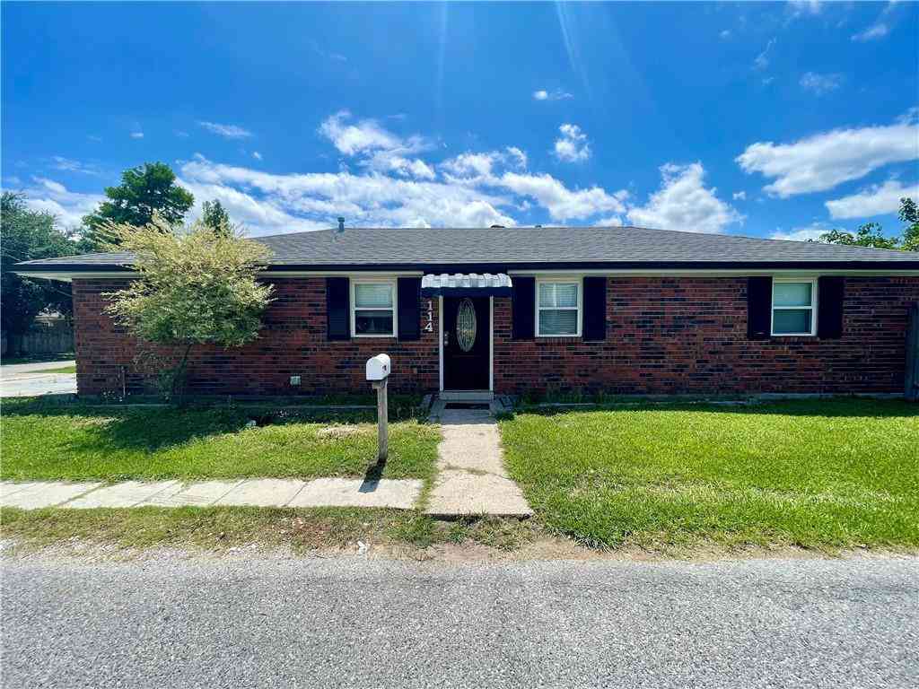 Homes For Rent - 114 8th Street<br/> Chalmette, LA 70043