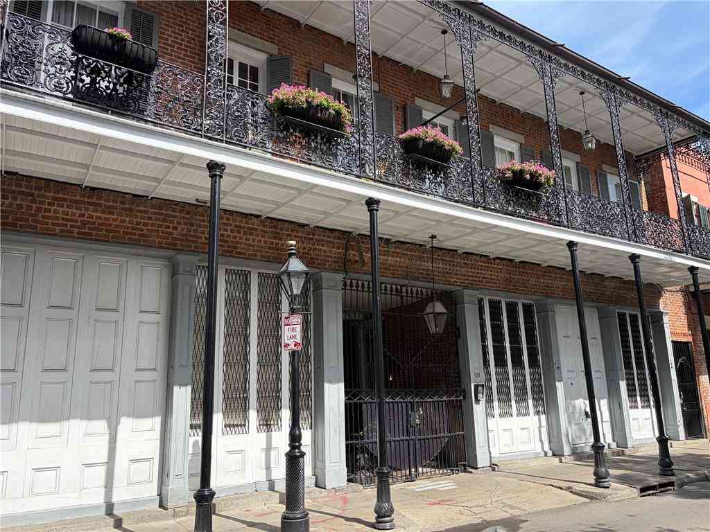 Condo For Sale - 921 Chartres Street #3<br/> New Orleans, LA 70116