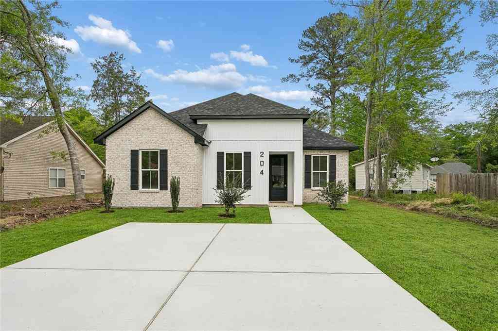 Homes For Sale - 204 Vine Street<br/> Slidell, LA 70460