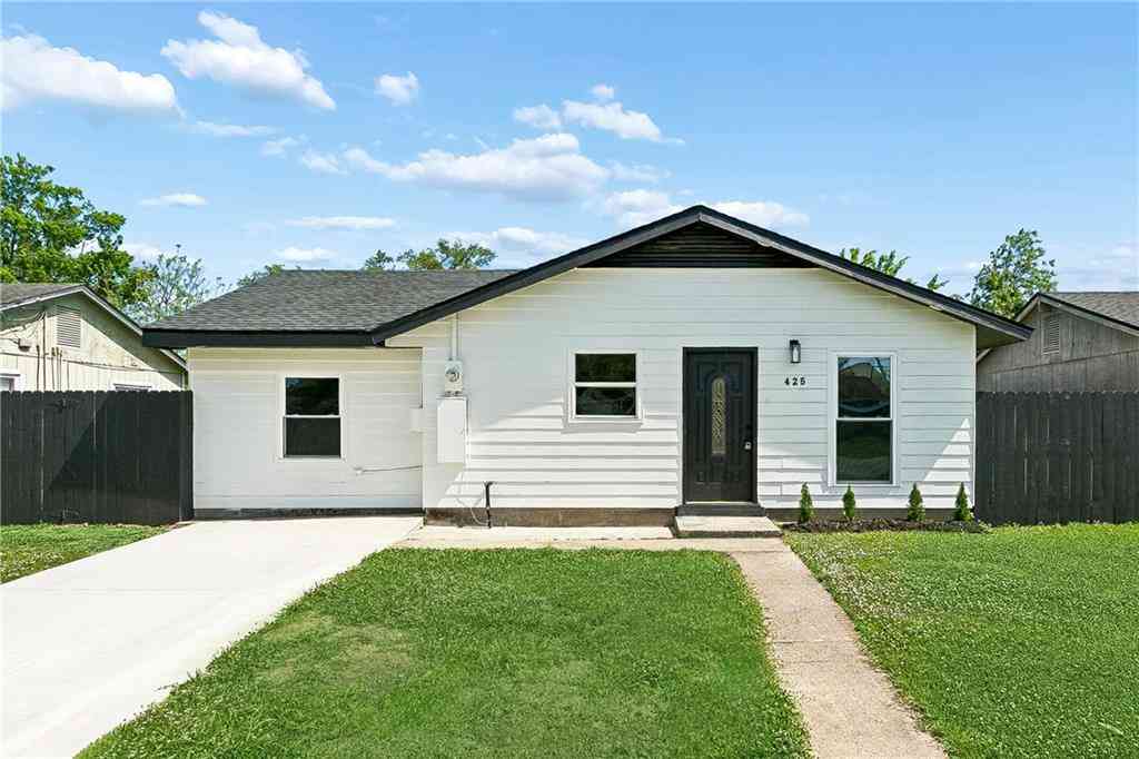 Homes For Sale - 425 Helis Drive<br/> Westwego, LA 70094