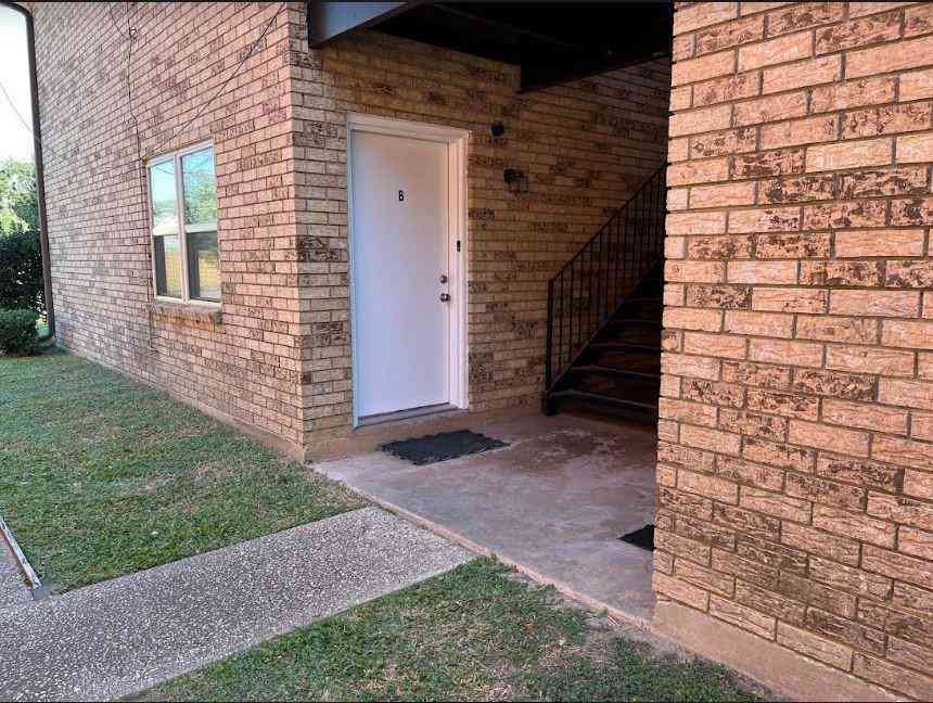 Condo For Rent - 4425 Yale Street #B<br/> Metairie, LA 70006