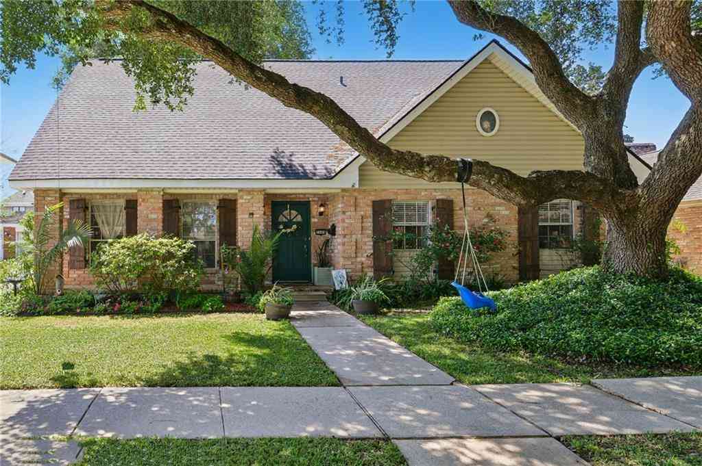 Homes For Sale - 3549 Silver Maple Court<br/> New Orleans, LA 70131
