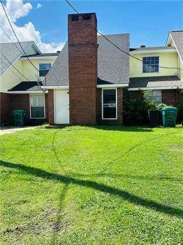 Homes For Sale - 83 Stanton Hall Drive<br/> Destrehan, LA 70047