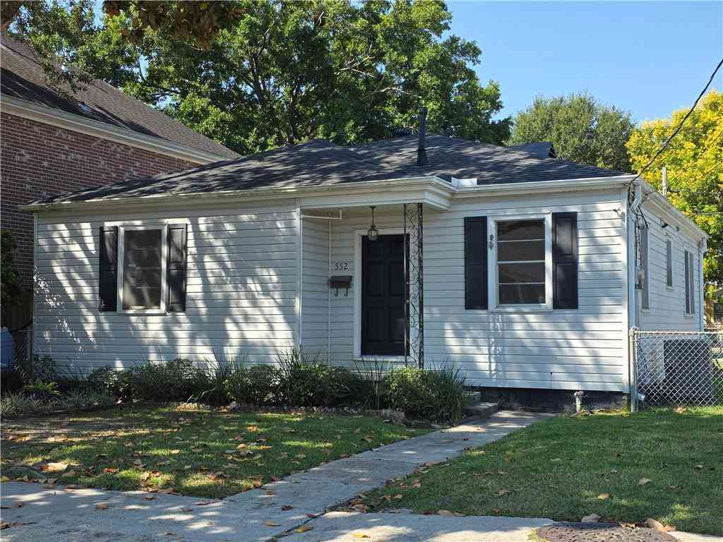 Homes For Rent - 552 Metairie Lawn Drive<br/> Metairie, LA 70001