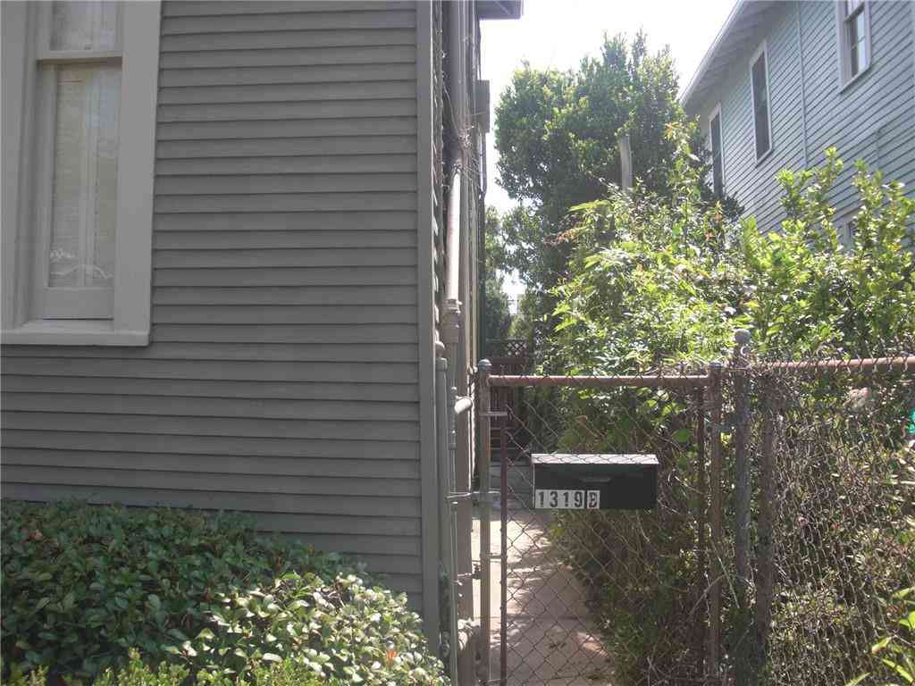 Multifamily For Rent - 1319 Amelia Street #B<br/> New Orleans, LA 70115