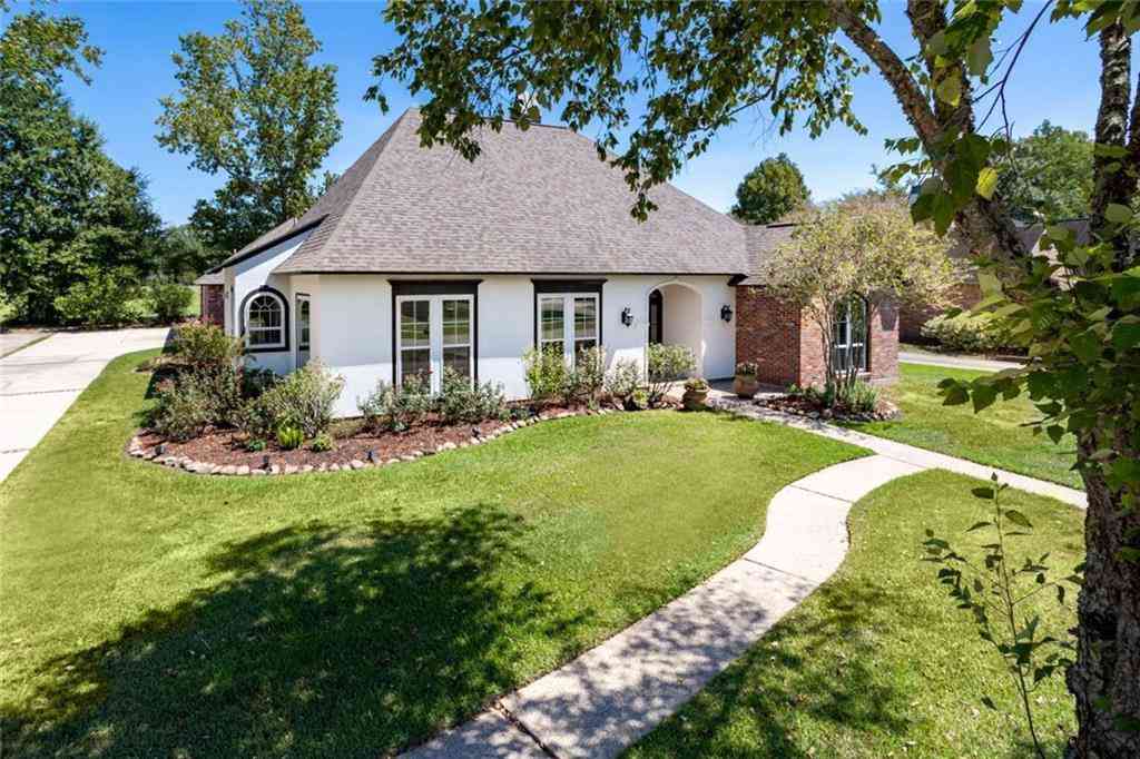 Homes For Sale - 626 Shadow Oak Drive<br/> Baton Rouge, LA 70810