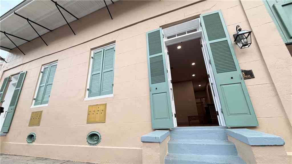 Condo For Sale - 618 Dauphine Street #1B<br/> New Orleans, LA 70112