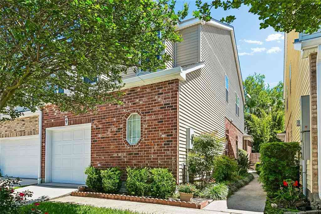 Homes For Sale - 9 W Nouveau Lane<br/> Metairie, LA 70003