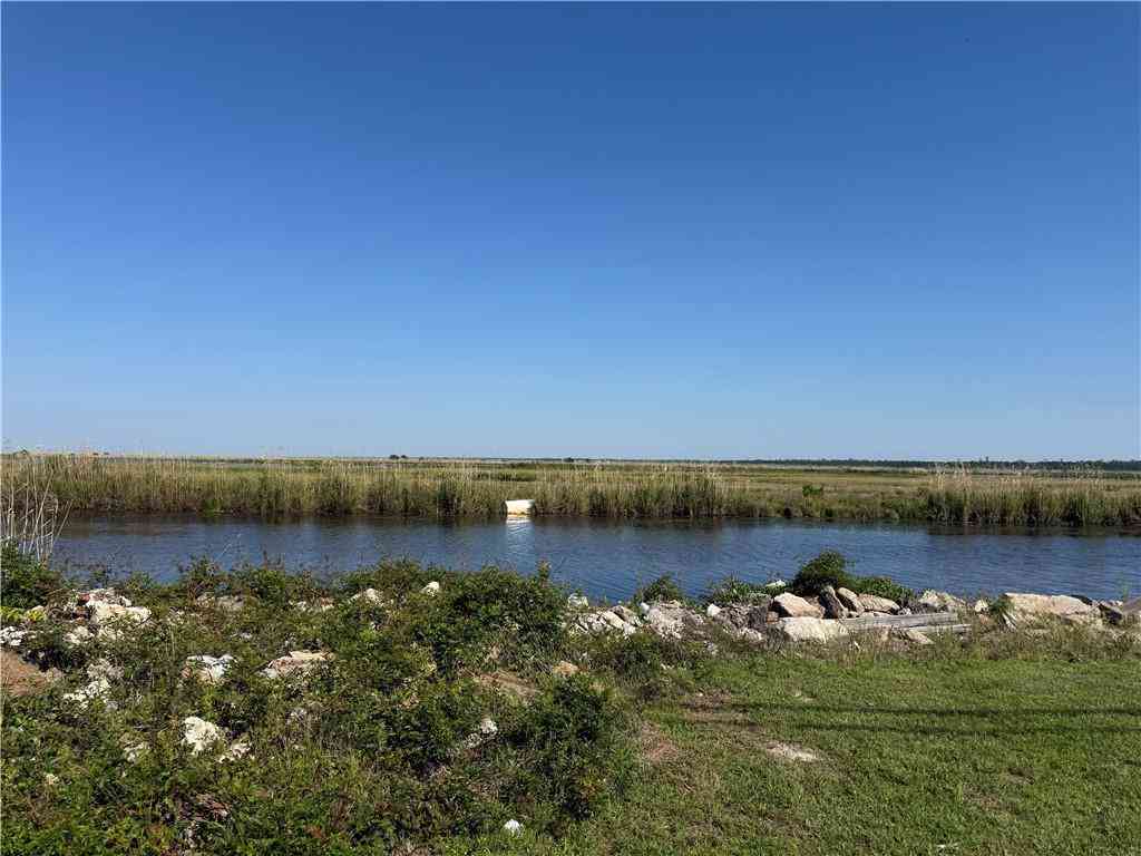 Vacant Land For Sale - 4591 Pontchartrain Drive<br/> Slidell, LA 70458