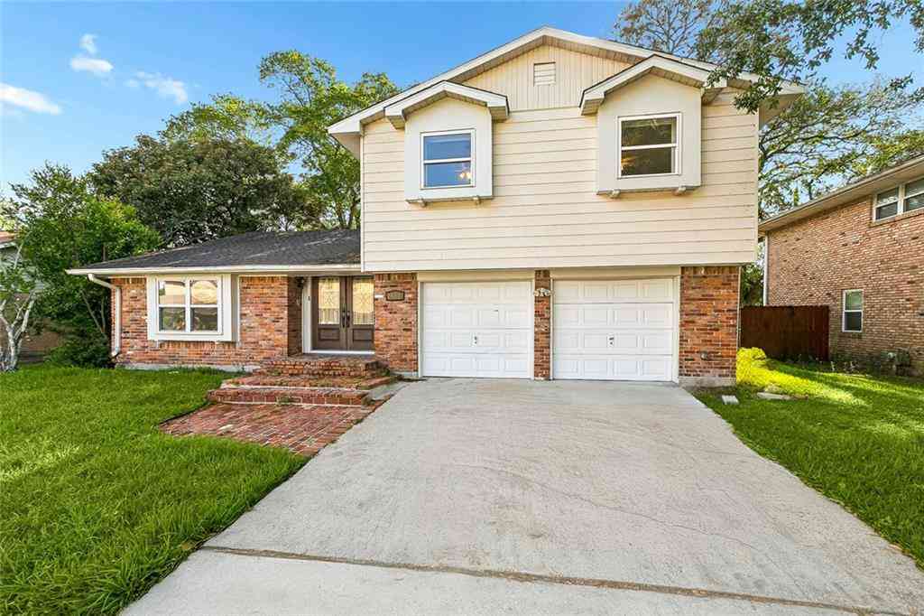 Homes For Sale - 2552 Valentine Court<br/> New Orleans, LA 70131