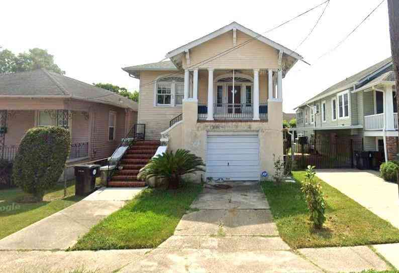Multifamily For Rent - 4224 Walmsley Avenue<br/> New Orleans, LA 70125