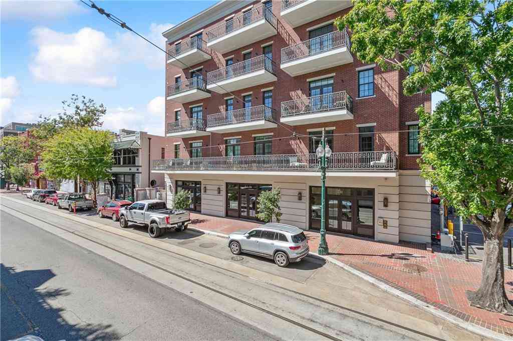 Condo For Sale - 731 St Charles Avenue #301<br/> New Orleans, LA 70130