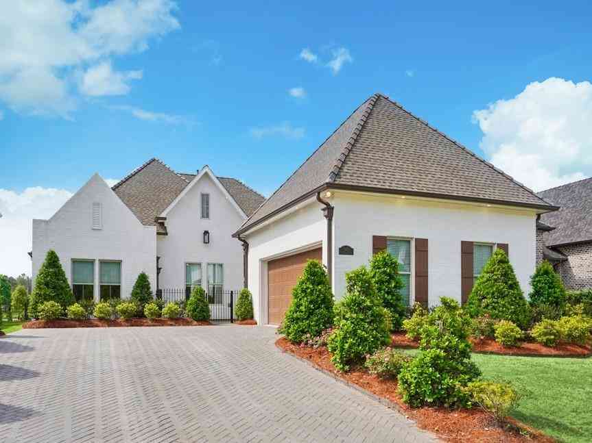 Homes For Sale - 533 N Corniche Du Lac<br/> Covington, LA 70433