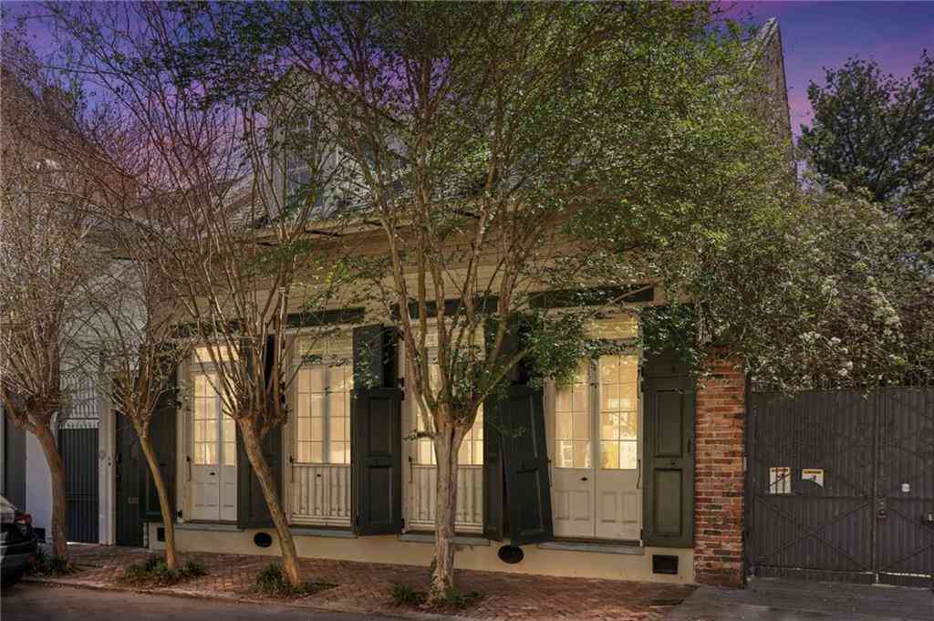 Homes For Sale - 1114 Burgundy Street<br/> New Orleans, LA 70116