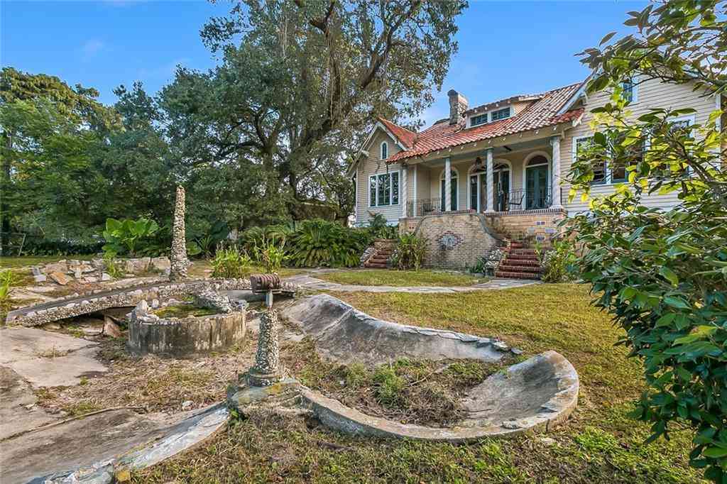 Homes For Sale - 2020 Farragut Street<br/> New Orleans, LA 70114