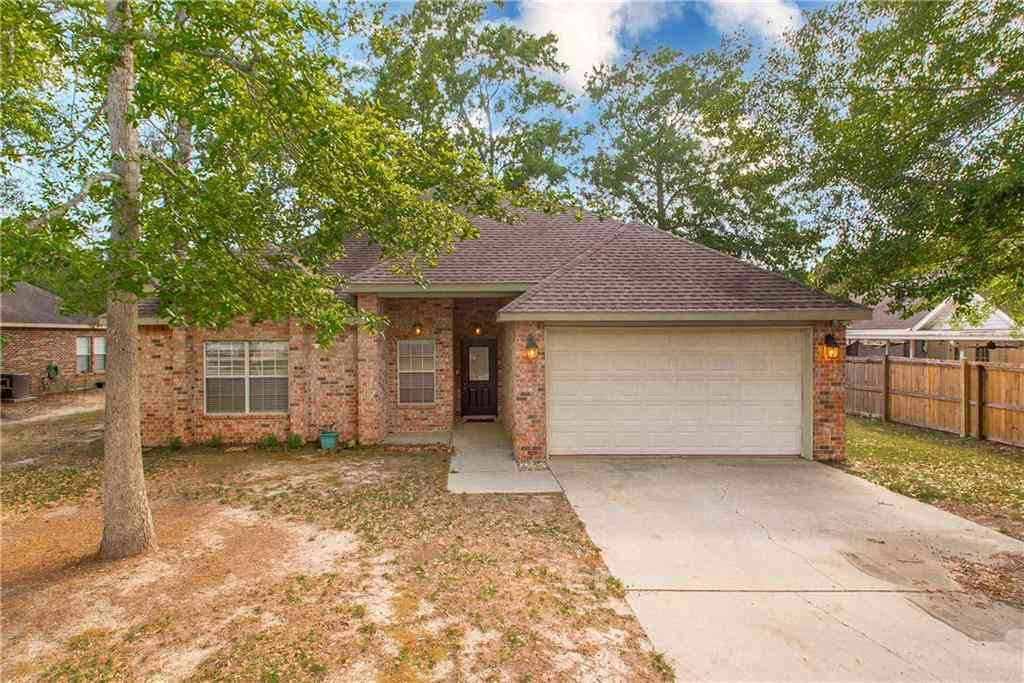 Homes For Sale - 4 Maroon Drive<br/> Picayune, MS 39466