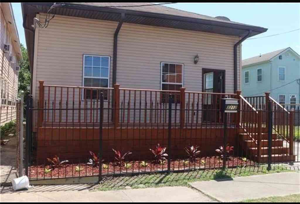 Homes For Rent - 3212 Danneel Street Street<br/> New Orleans, LA 70115