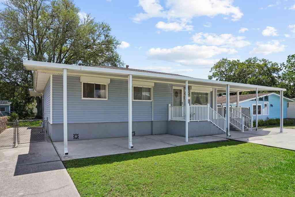 Homes For Sale - 2122 Stumpf Boulevard<br/> Jefferson County, Terrytown, LA 70056