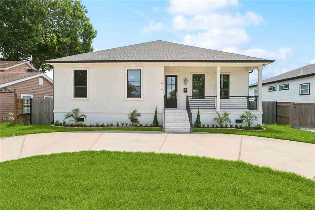 Homes For Sale - 1916 Roosevelt Boulevard<br/> Kenner, LA 70062