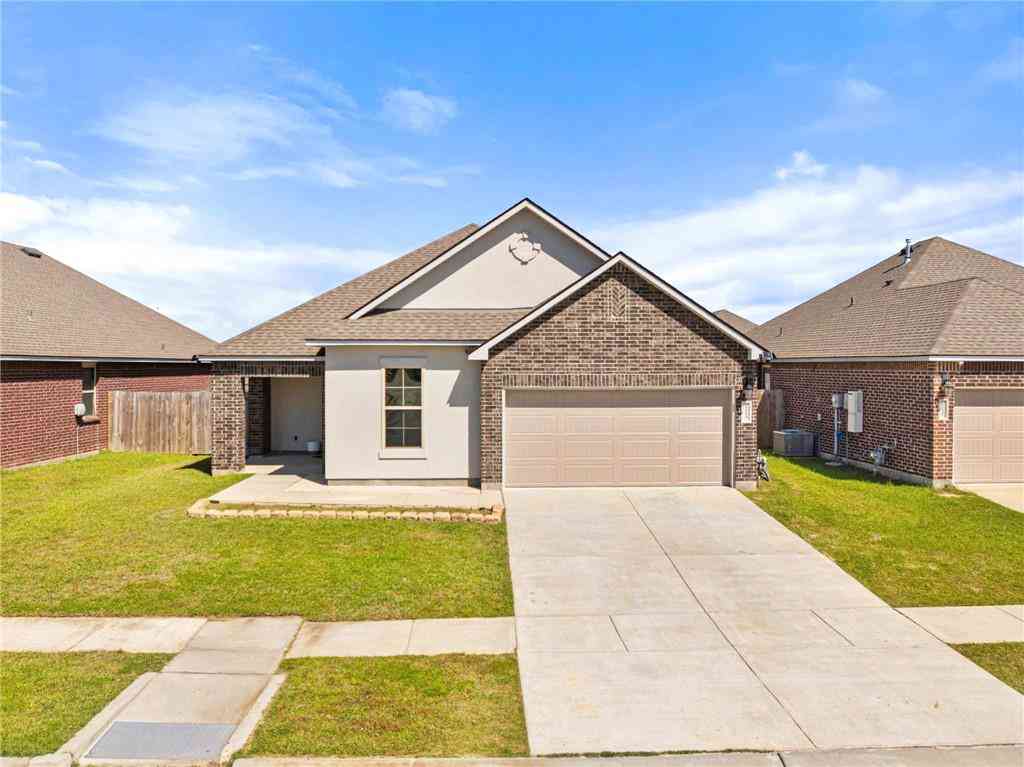 Homes For Sale - 5233 Summer Pecan Road<br/> Slidell, LA 70461