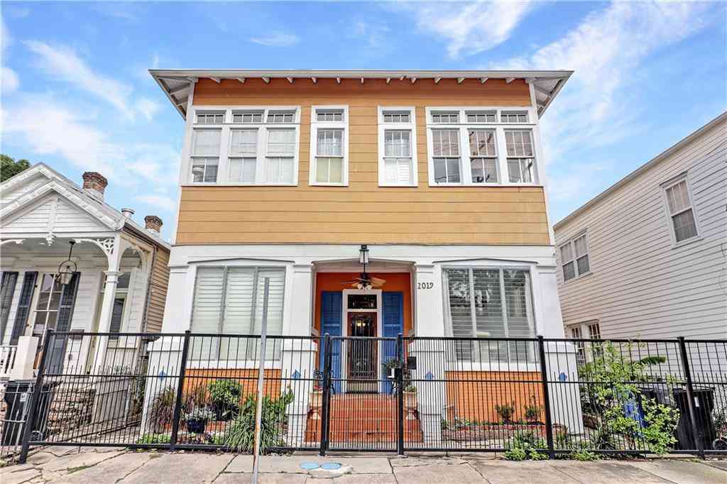 Condo For Rent - 2019 Camp Street #5<br/> New Orleans, LA 70130