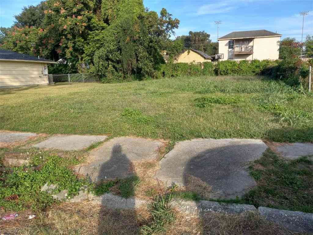Vacant Land For Sale - 2028 Lauradale Drive<br/> New Orleans, LA 70114