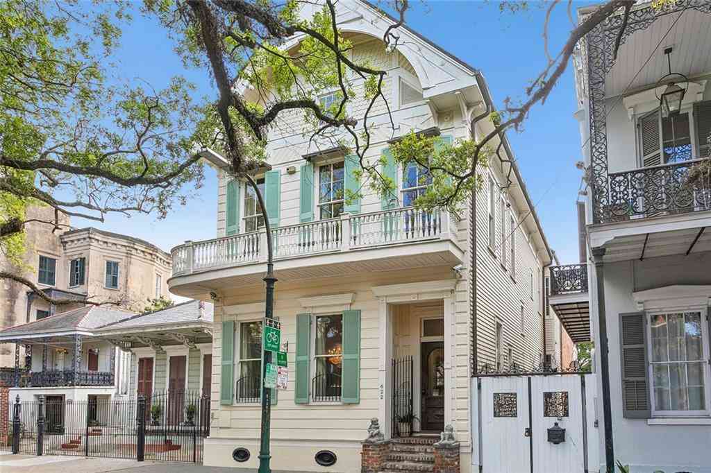 Homes For Sale - 622 Esplanade Avenue<br/> New Orleans, LA 70116