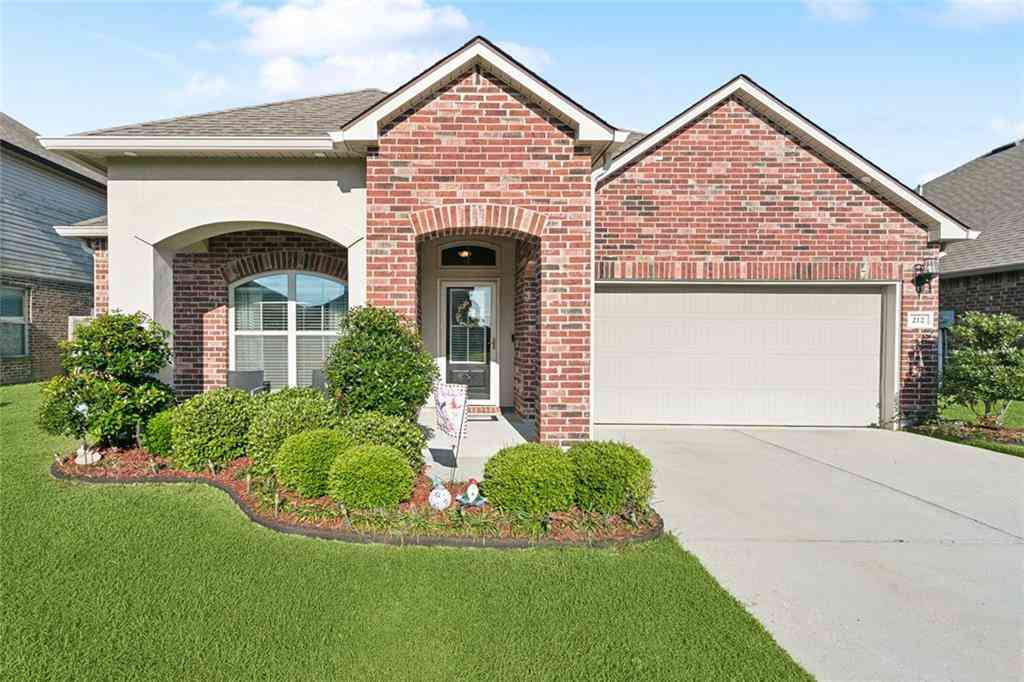 Homes For Sale - 212 W Lake Court<br/> Slidell, LA 70461