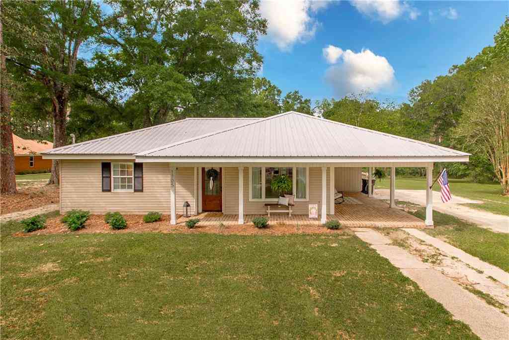 Homes For Sale - 1705 Highway 10 Highway<br/> Washington County, Bogalusa, LA 70427