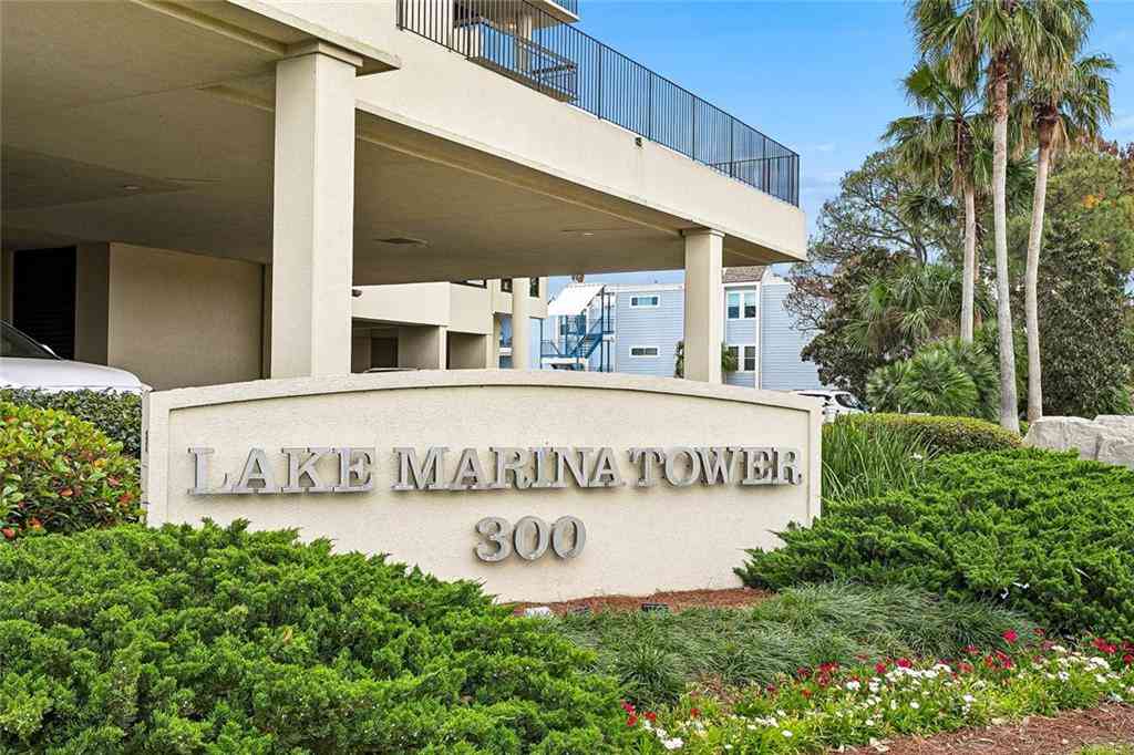 Condo For Sale - 300 Lake Marina Avenue #5BW<br/> New Orleans, LA 70124