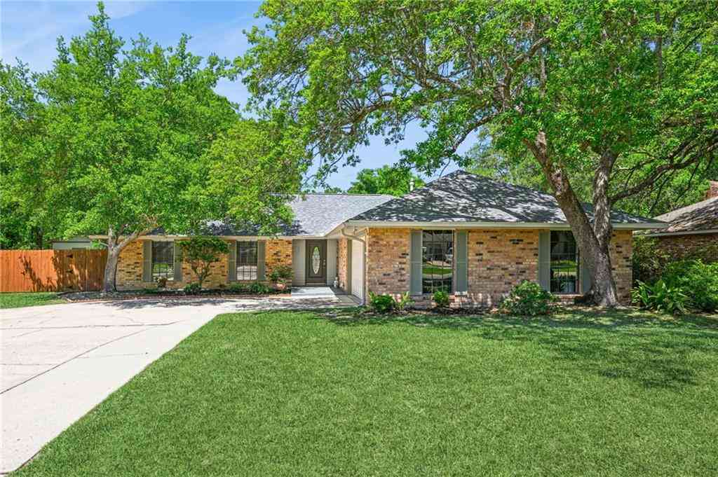 Homes For Sale - 106 S Buckingham Drive<br/> Slidell, LA 70461