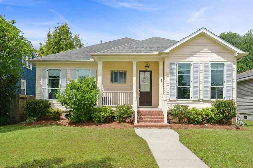 Homes For Sale - 6732 Marshal Foch Street<br/> New Orleans, LA 70124