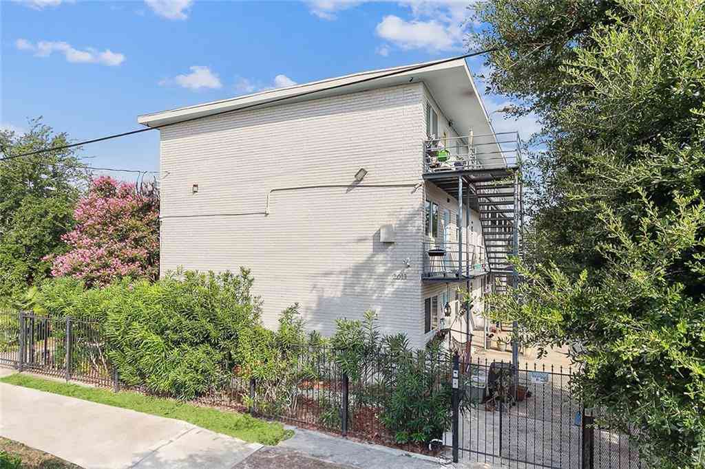 Apartment For Rent - 2013 S Liberty Street #304<br/> New Orleans, LA 70113