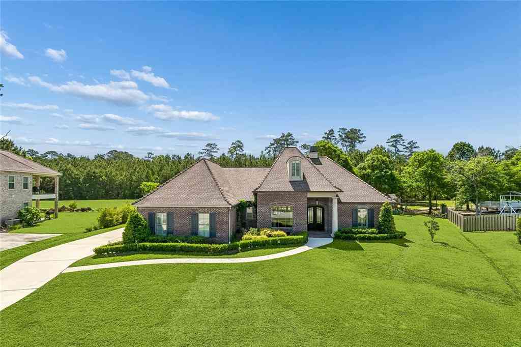 Homes For Sale - 316 Seminole Circle<br/> Madisonville, LA 70447