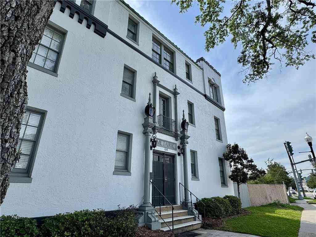 Apartment For Rent - 614 Metairie Road #12<br/> Metairie, LA 70005
